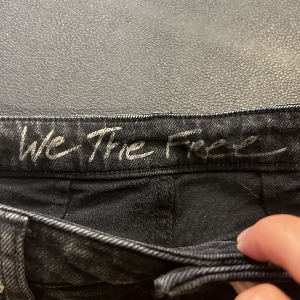 We the Free Black Avery Bermuda Jean shorts jorts size 24 - Picture 10 of 11